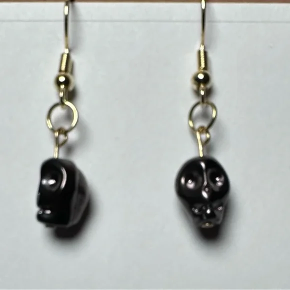 Black skull earrings handmade gold tone color - Picture 2 of 6